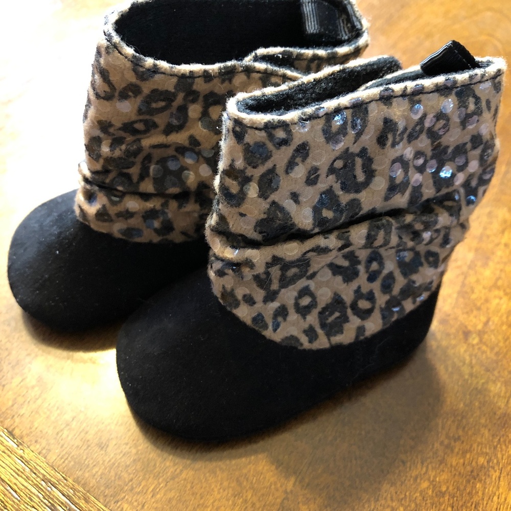 Cheetah baby booties (size 1)